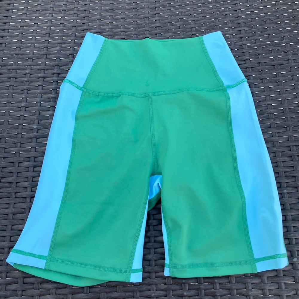 New WILO athletic shorts size XS color multi